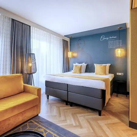 Port Cleve מלון 4*
