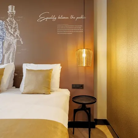 Port Cleve Hotel
