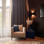 Port Cleve Hotel
