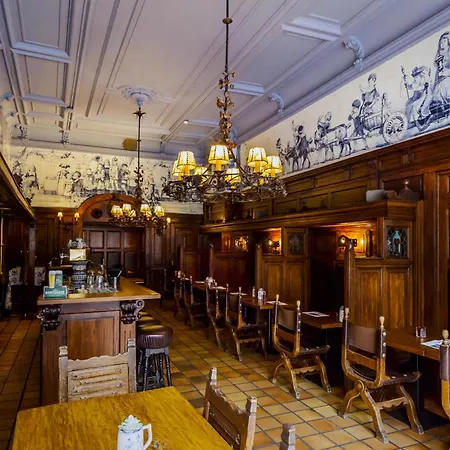 Port Cleve Hotel